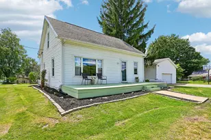 10424 North St, Middleburg, OH 43336 - Photo 1