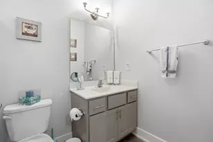 637 Angler Ct, Dayton, OH 45430 - Photo 44