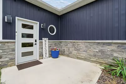 1300 E Choctaw Drive, London, OH 43140 - Photo 2