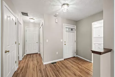 908 Cambridge Circle, Troy, OH 45373 - Photo 6
