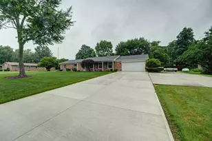 6555 Westfall Rd, Greenville, OH 45331 - Photo 2