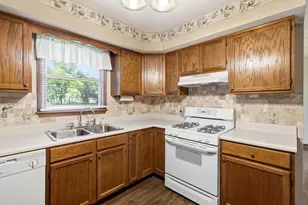1703 Fox Ridge Dr, Springfield, OH 45503 - Photo 16