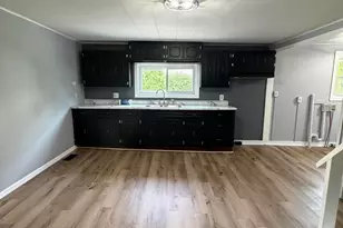 518 Locust St, Saint Marys, OH 45885 - Photo 2
