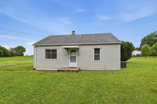 3351 E Pitchin Rd, Springfield, OH 45502 - Photo 2