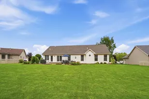 656 Gardenview Cir, Lima, OH 45801 - Photo 38