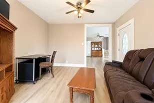 206 W Pike St, Jackson Center, OH 45334 - Photo 6