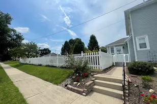 601 W Benton St, Wapakoneta, OH 45895 - Photo 4