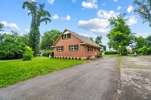 364 Park End Dr, Dayton, OH 45415 - Photo 2