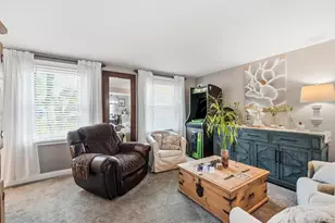 339 Blumen Ln, Dayton, OH 45439 - Photo 6