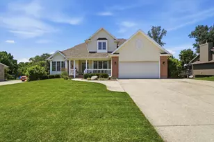 1126 Kingsgate Rd, Springfield, OH 45503 - Photo 1