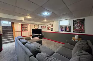 512 W Benton St, Wapakoneta, OH 45895 - Photo 28
