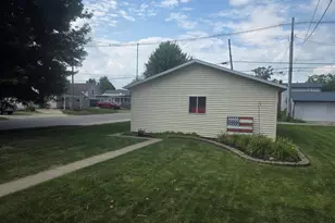 512 W Benton St, Wapakoneta, OH 45895 - Photo 32