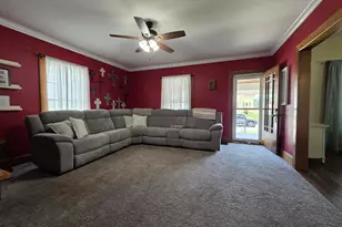 512 W Benton St, Wapakoneta, OH 45895 - Photo 4