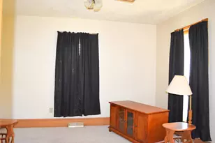 653 S Wayne St, Piqua, OH 45356 - Photo 8