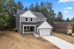 1612 Whispering Pines Ln, Bellefontaine, OH 43311 - Photo 2