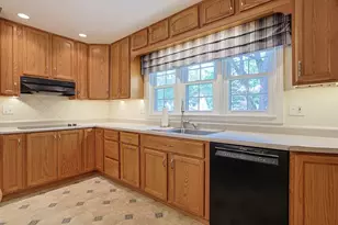 1089 Forest Dr, Dayton, OH 45434 - Photo 10