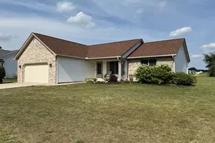 112 Parkview Dr, Jackson Center, OH 45334 - Photo 2