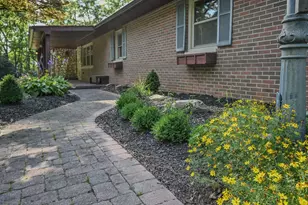 224 Meadow Ln, Springfield, OH 45505 - Photo 4