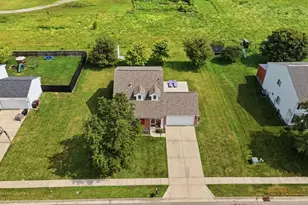 1935 Springwood Dr, Piqua, OH 45356 - Photo 4