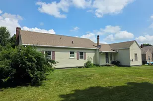 207 E Harmon Dr, Greenville, OH 45331 - Photo 2