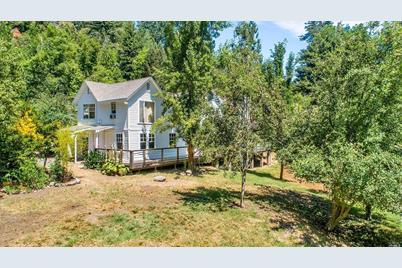 15999 River Rd Guerneville Ca 95446 Mls 22000704 Coldwell Banker