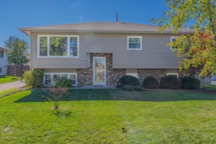 9241 Pleasant Ave, Tinley Park, IL 60487 - Photo 2
