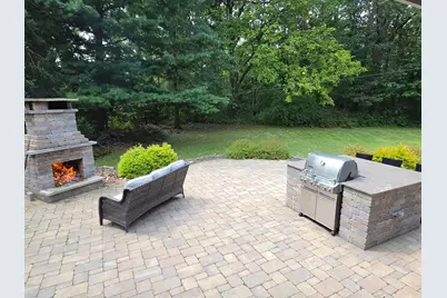 131 Beverly Dr, Chesterton, IN 46304 - Photo 2