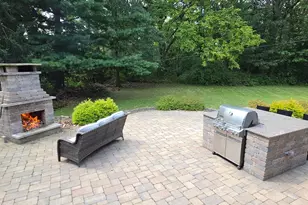 131 Beverly Dr, Chesterton, IN 46304 - Photo 2