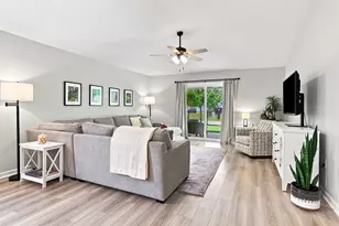717 Riverwalk Cir, Freeport, FL 32439 - Photo 16