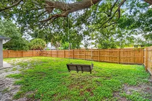 879 E Seminole Dr, Venice, FL 34293 - Photo 34