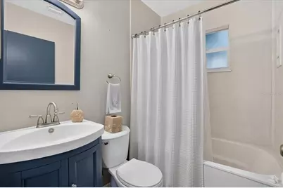 879 E Seminole Dr, Venice, FL 34293 - Photo 16