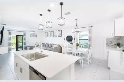 9080 Tequila Sunrise Dr, Sarasota, FL 34241 - Photo 8
