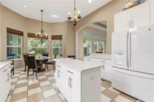 7907 Ashley Cir, Bradenton, FL 34201 - Photo 12