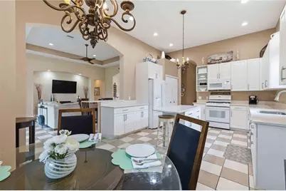 7907 Ashley Cir, Bradenton, FL 34201 - Photo 14