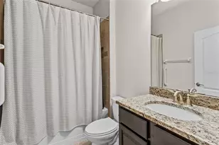 2924 Oriole Dr, Sarasota, FL 34243 - Photo 6