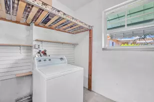 8380 NW 28th St, Sunrise, FL 33322 - Photo 30