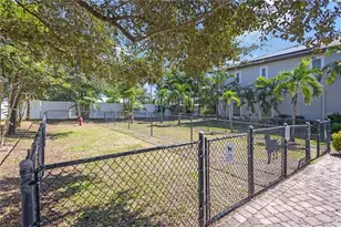 829 Date Palm Ln, Saint Petersburg, FL 33707 - Photo 50