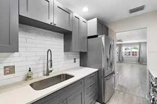 5725 80th St N, Saint Petersburg, FL 33709 - Photo 16