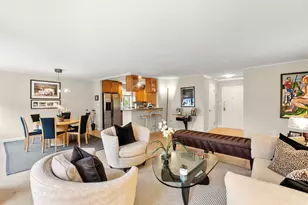 20 Hammond Pond Pkwy, Newton, MA 02467 - Photo 10