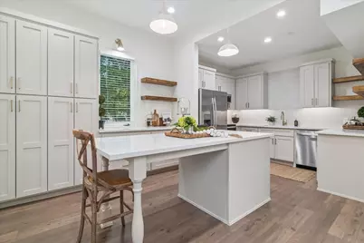 4040 Avondale Ave #105, Dallas, TX 75219 - Photo 4