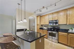 2662 Mcknight Crossing Ct, Saint Louis, MO 63119 - Photo 8