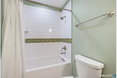 10 Riverview Dr #D, Hartford, CT 06106 - Photo 20