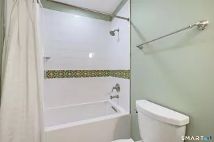 10 Riverview Dr, Hartford, CT 06106 - Photo 20