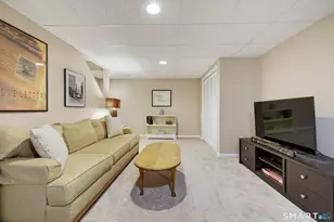 10 Riverview Dr, Hartford, CT 06106 - Photo 28