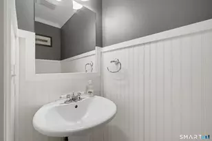 10 Riverview Dr, Hartford, CT 06106 - Photo 12