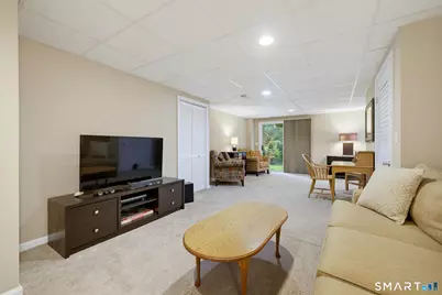 10 Riverview Dr #D, Hartford, CT 06106 - Photo 26