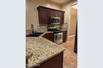 465 W Deerwood Ln, Green Valley, AZ 85614 - Photo 2