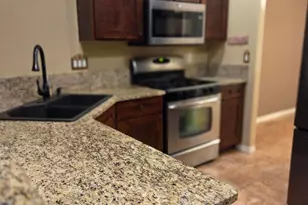 465 W Deerwood Ln, Green Valley, AZ 85614 - Photo 2