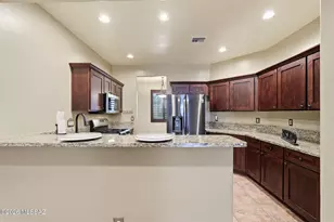 465 W Deerwood Ln, Green Valley, AZ 85614 - Photo 8