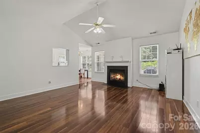 4437 Craven Hill Dr, Charlotte, NC 28216 - Photo 6